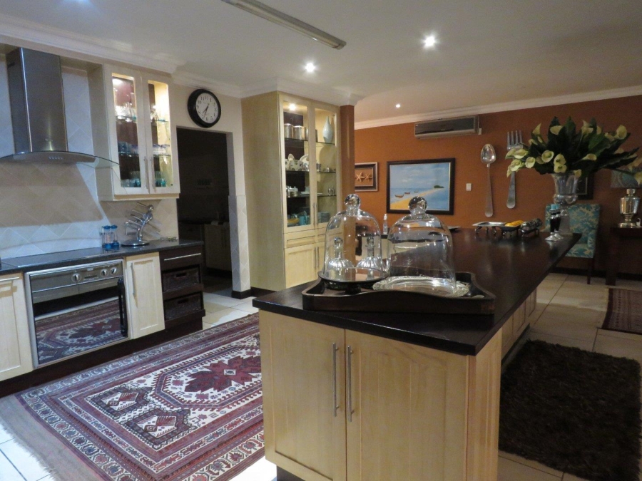6 Bedroom Property for Sale in Jeffreys Bay Central Eastern Cape